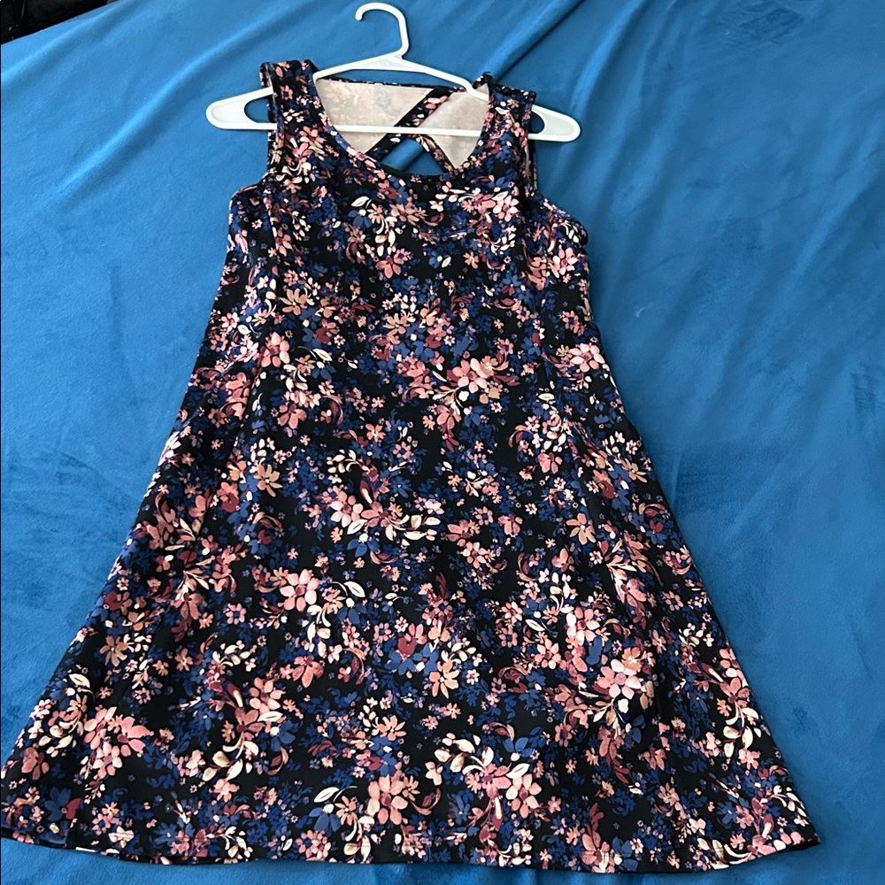 We Wander Floral Cross-Back Athletic Dress Size L